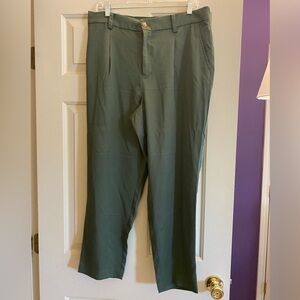 NWT LOFT Olive Green Wide Leg Cropped Pants Pleated Front Career Casual Size 12
